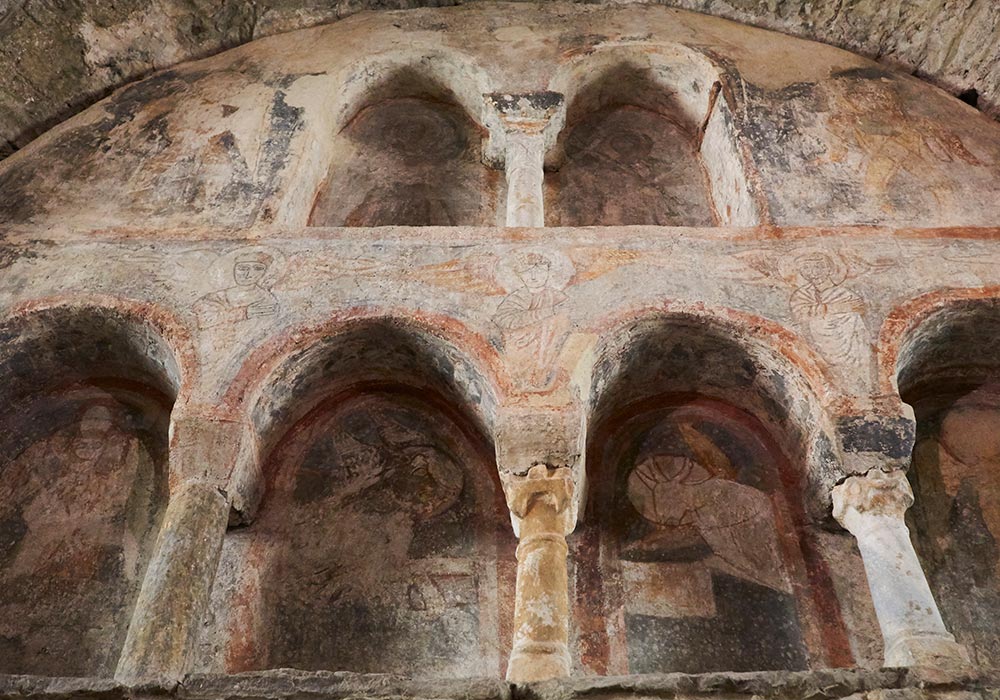 El retaule mural de Sant Pere és un exemple únic en el marc de l’art cristià occidental