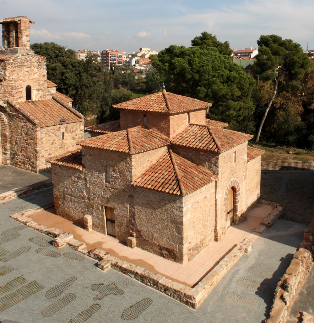 Exterior de la iglesia de San Miguel