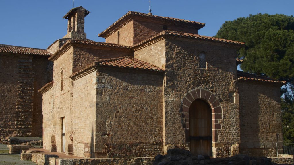 Exterior de la iglesia de San Miguel