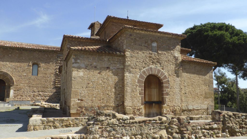 Exterior de la iglesia de San Miguel