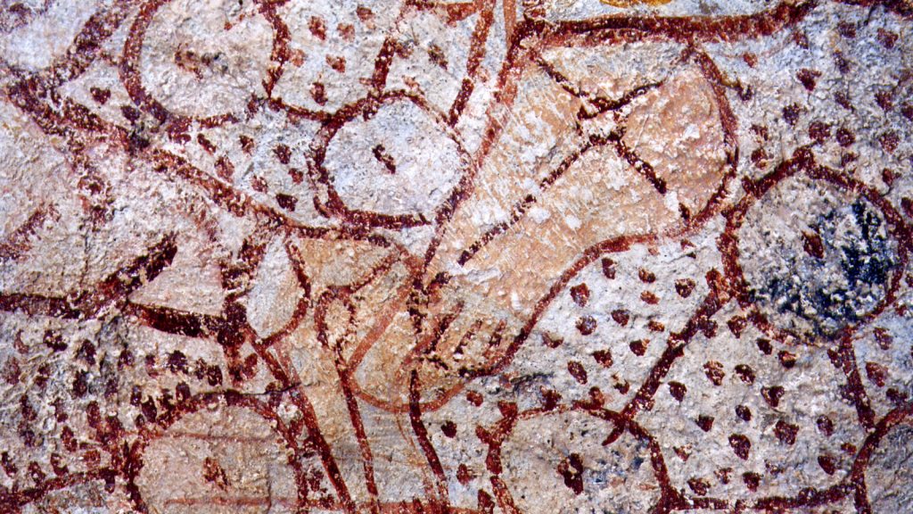 Detalle de las pinturas en la iglesia de San Miguel