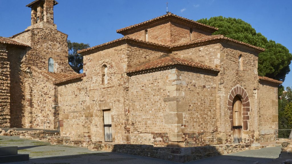 Exterior de la iglesia de San Miguel