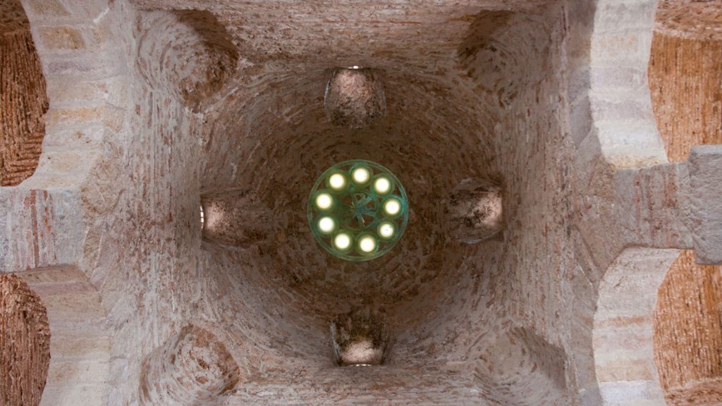 Interior de la iglesia de San Miguel